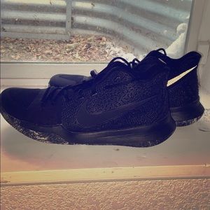 Athletic/ sports men’s shoes